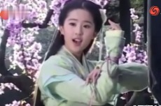 神仙姐姐！刘亦菲16岁仙剑花絮曝光，婴儿肥奶声奶气超可爱