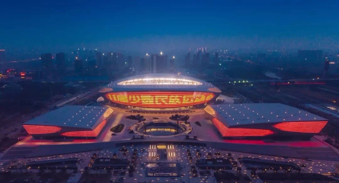 随着奥体中心,文博艺术中心,市民活动中心,现代传媒中心等落成,城市的