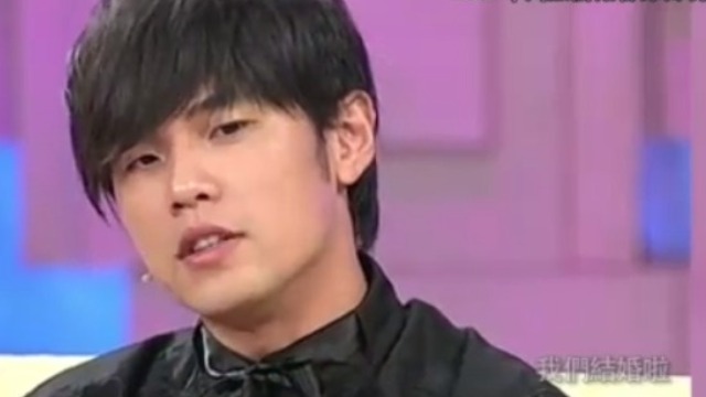周杰伦早年采访!现场爆料喜欢的女生类型 观众们不镇定了
