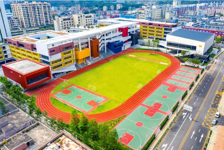 学校高标准设计和建设,12层综合楼突破深圳市中小学建设高度,校园建筑