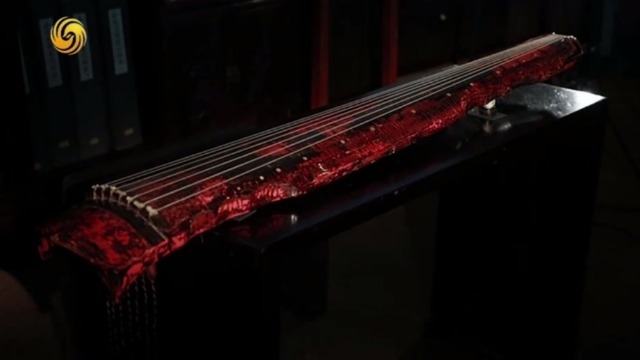 明明质量远不如金属琴弦 为何丝弦能成为古琴上弦的首选？