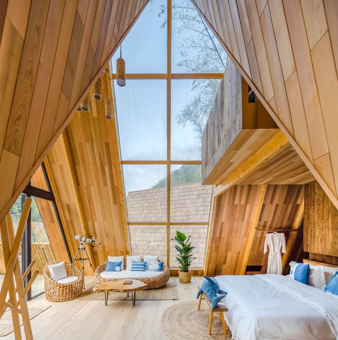 一年挣几百万的民宿长啥样？看看这两家绝美民宿！