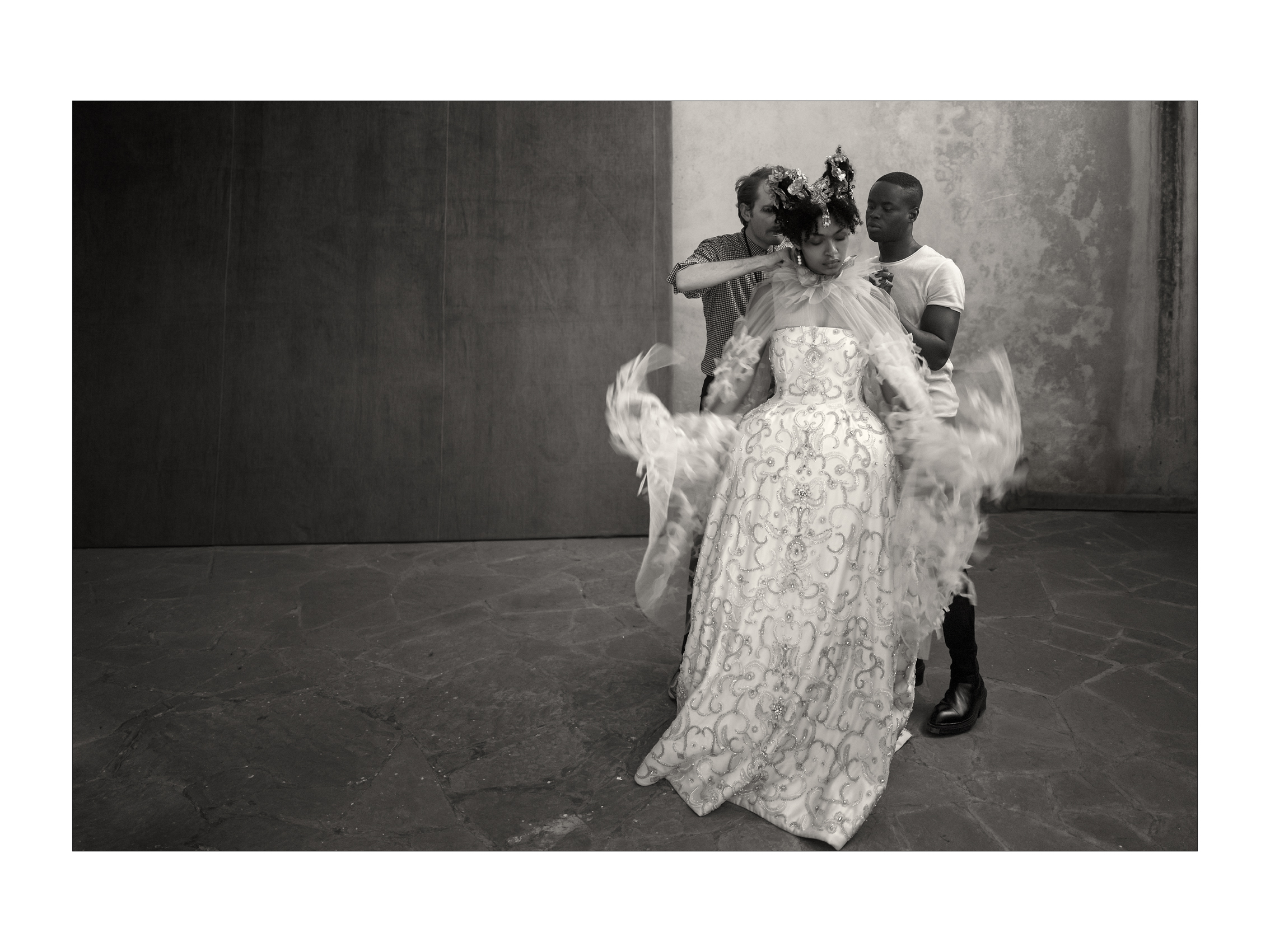 2020年倍耐力年历由保罗·罗维西(paolo roversi)掌镜,主题为"寻找