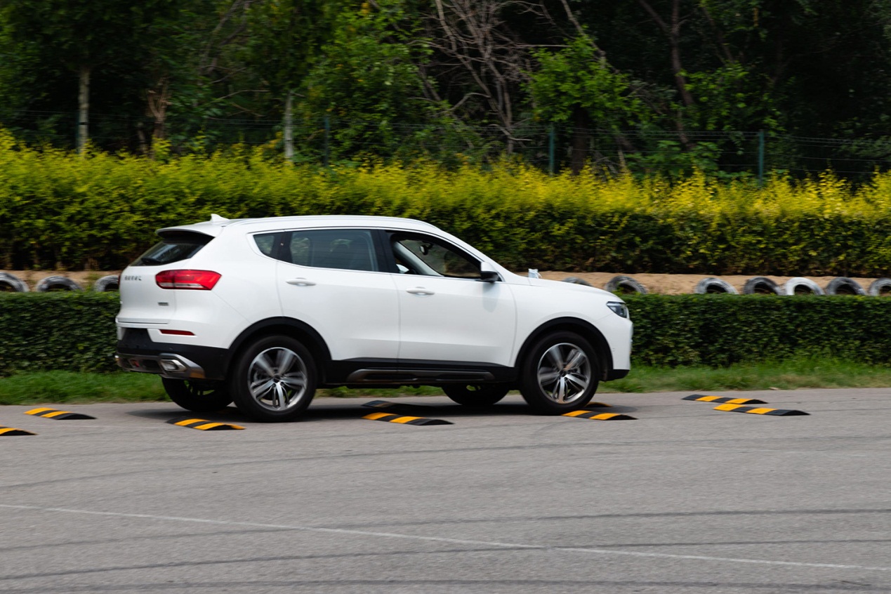 全新哈弗H6 超豪智联版测试报告 销量奇迹就是这么来的