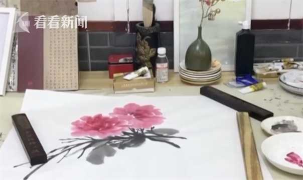 兴趣班老师被曝上课时摸男童下体 回应：这是农村习俗