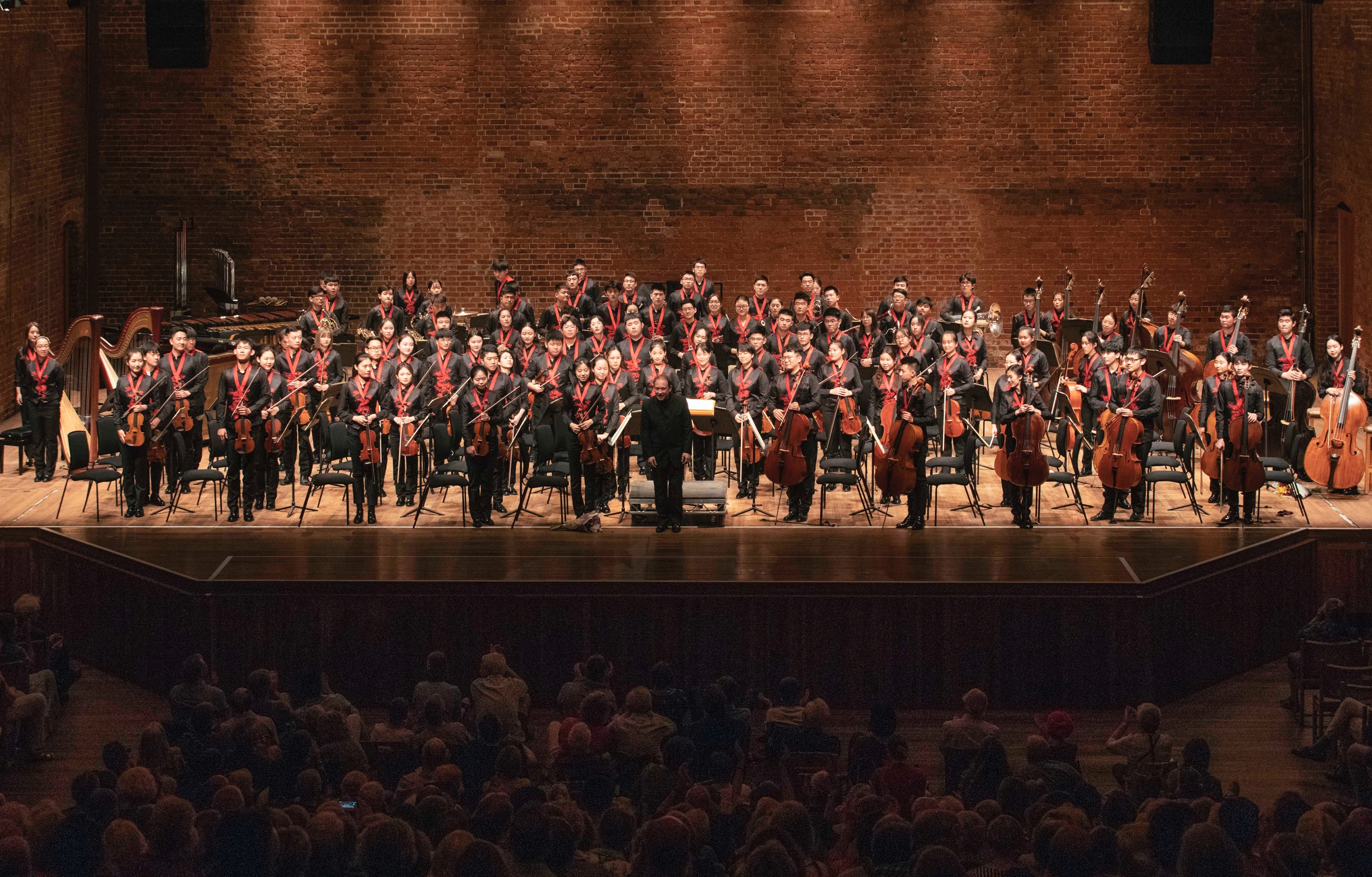 中华青少年交响乐团精彩奉献 斯内普音乐节奏响中国交响