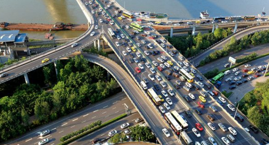 重庆对网约车的监管仍在进行坚决维护城市安全和乘客合法权益