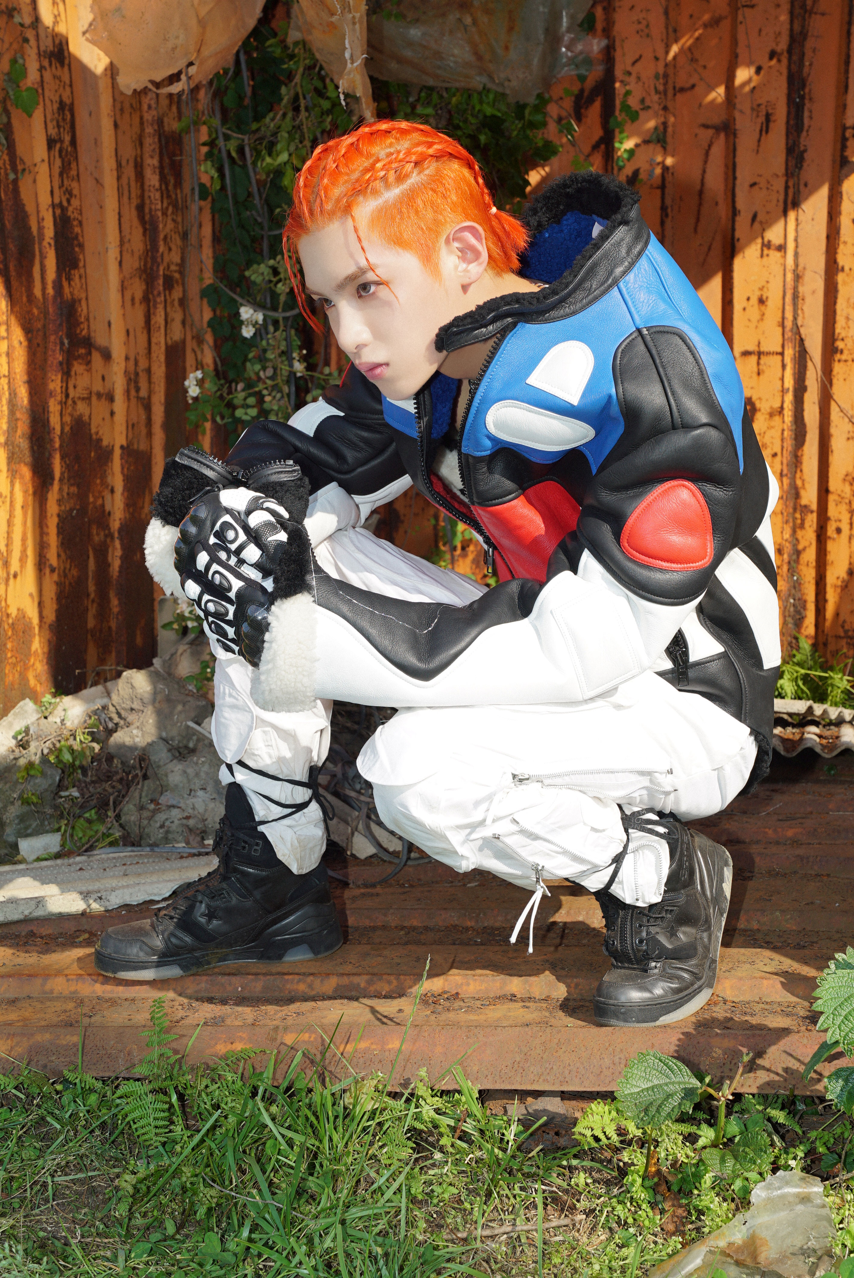 百变!黄明昊新歌mv解锁橘色垄沟辫造型