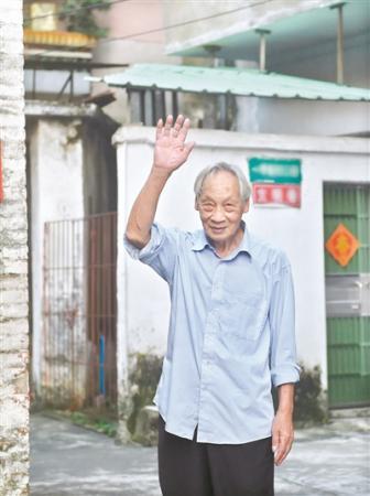 甘做苦行僧 东莞“文史权威”靠制氧机坚持古籍研讨