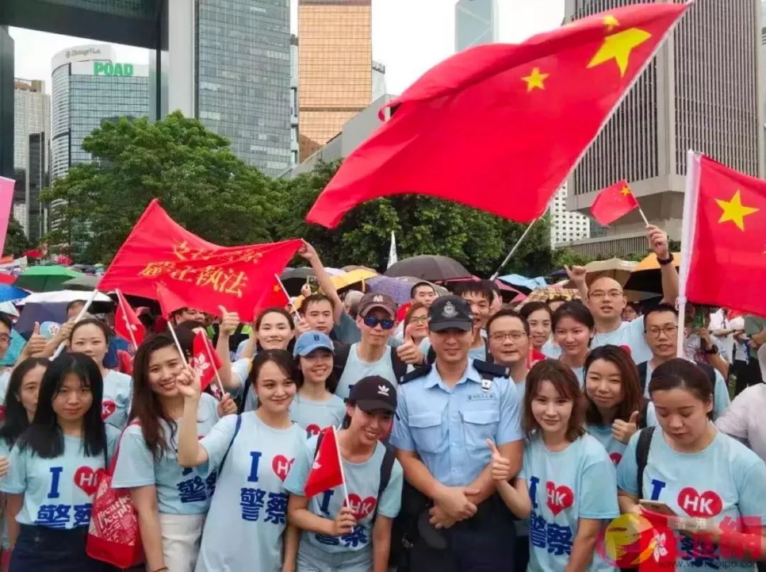 “香港就是中国的！”爱国护港，大家这么说