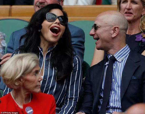 成功撬走世界首富的50岁女人 不只是顶配版邓文迪