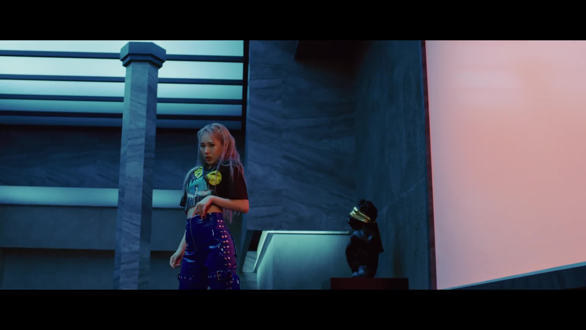 乐华女团everglowadiosmv首播演绎冰火两重天