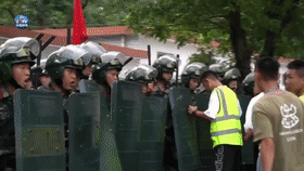 随时出击！深圳武警展开针对性防暴演练
