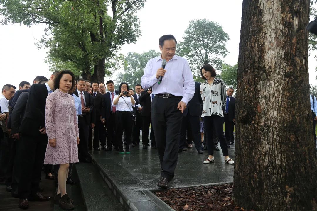 "90后"黄文仔先生