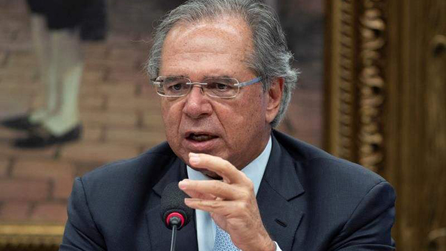 继总统后 巴西高官当众辱骂马克龙妻子：这女人是真的丑