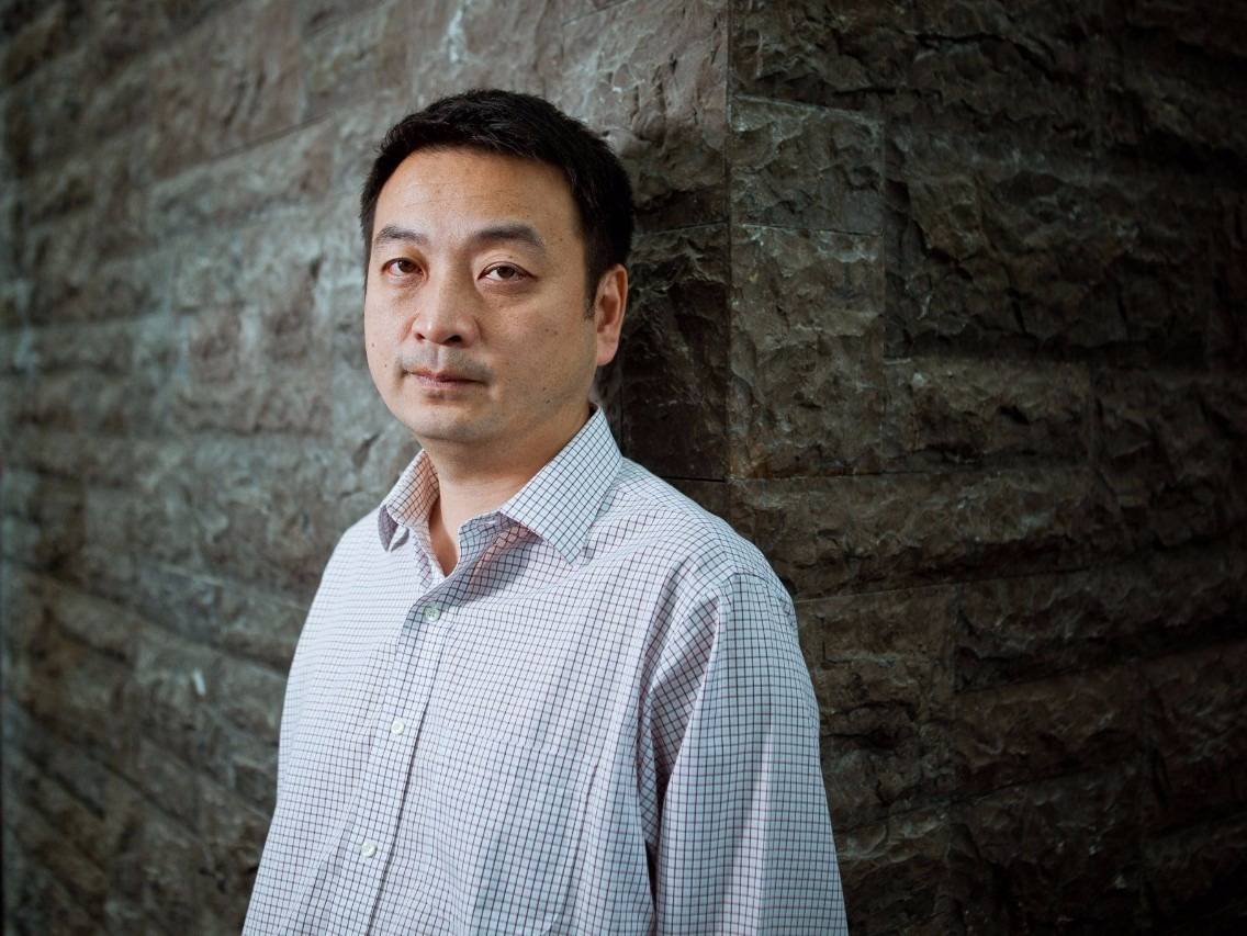 互联网大佬跨界成为人口专家？携程创始人梁建章：人不能只是独善其身_凤凰网