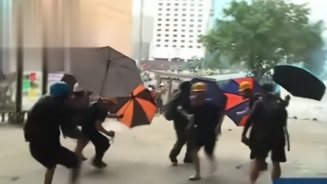 香港立法会主席谴责暴徒冲击立法会大楼