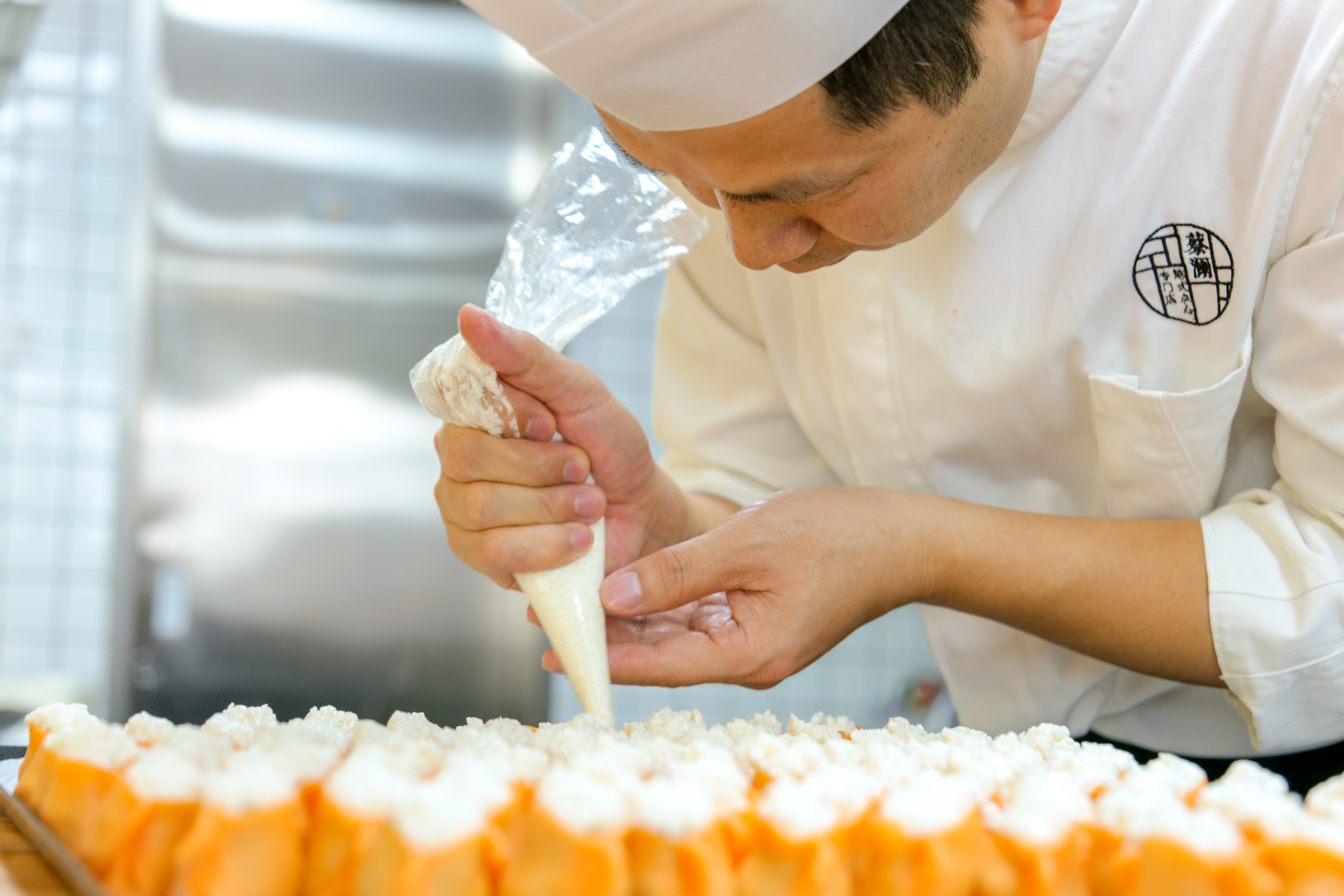 蔡澜先生与米其林大厨共同打造43款现吃现做点心