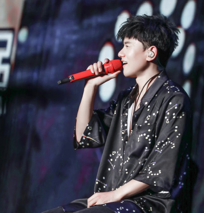 「凤凰网娱乐」张杰宣布不参加南宁演唱会 因主办方擅自开售门票