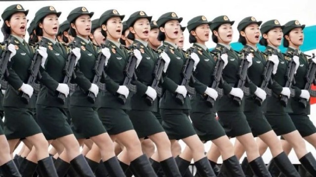 英姿飒爽国庆大阅兵女将军身份披露