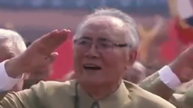 在阅兵式上 有多少人看到这幕就流泪了？