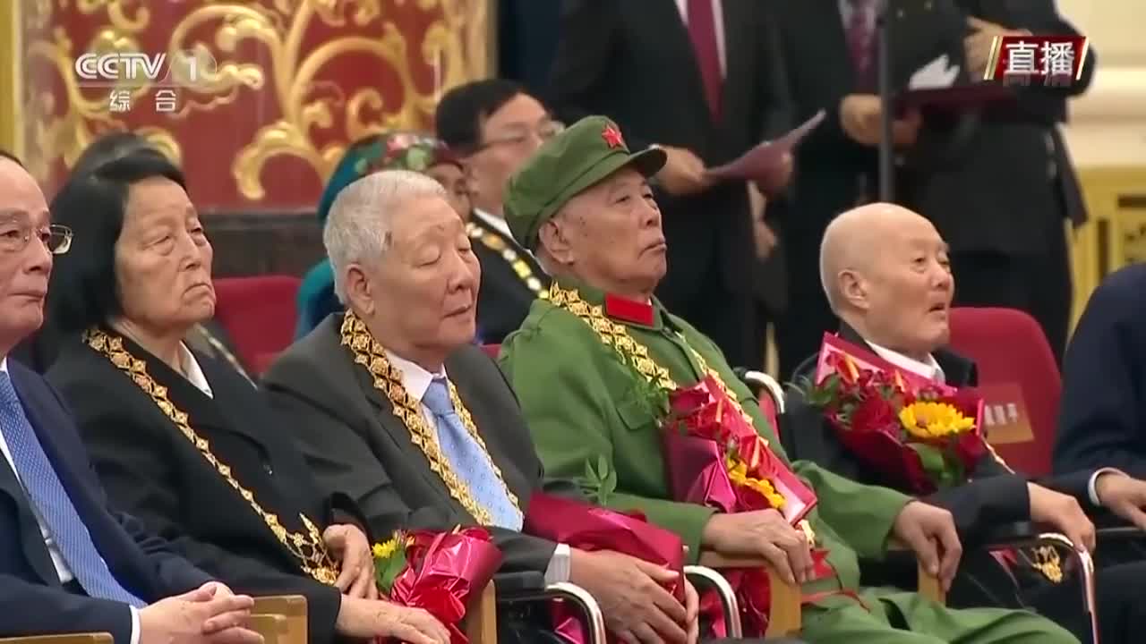 习近平：在国家勋章和国家荣誉称号颁授仪式上的讲话 