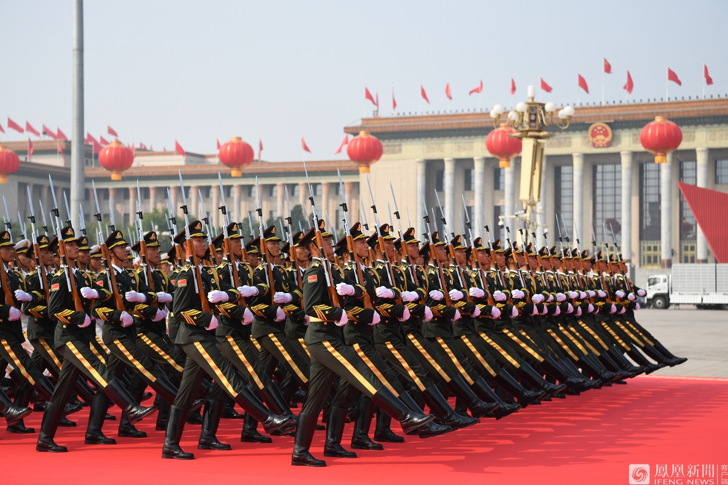 新中国成立70周年大阅兵正式开始