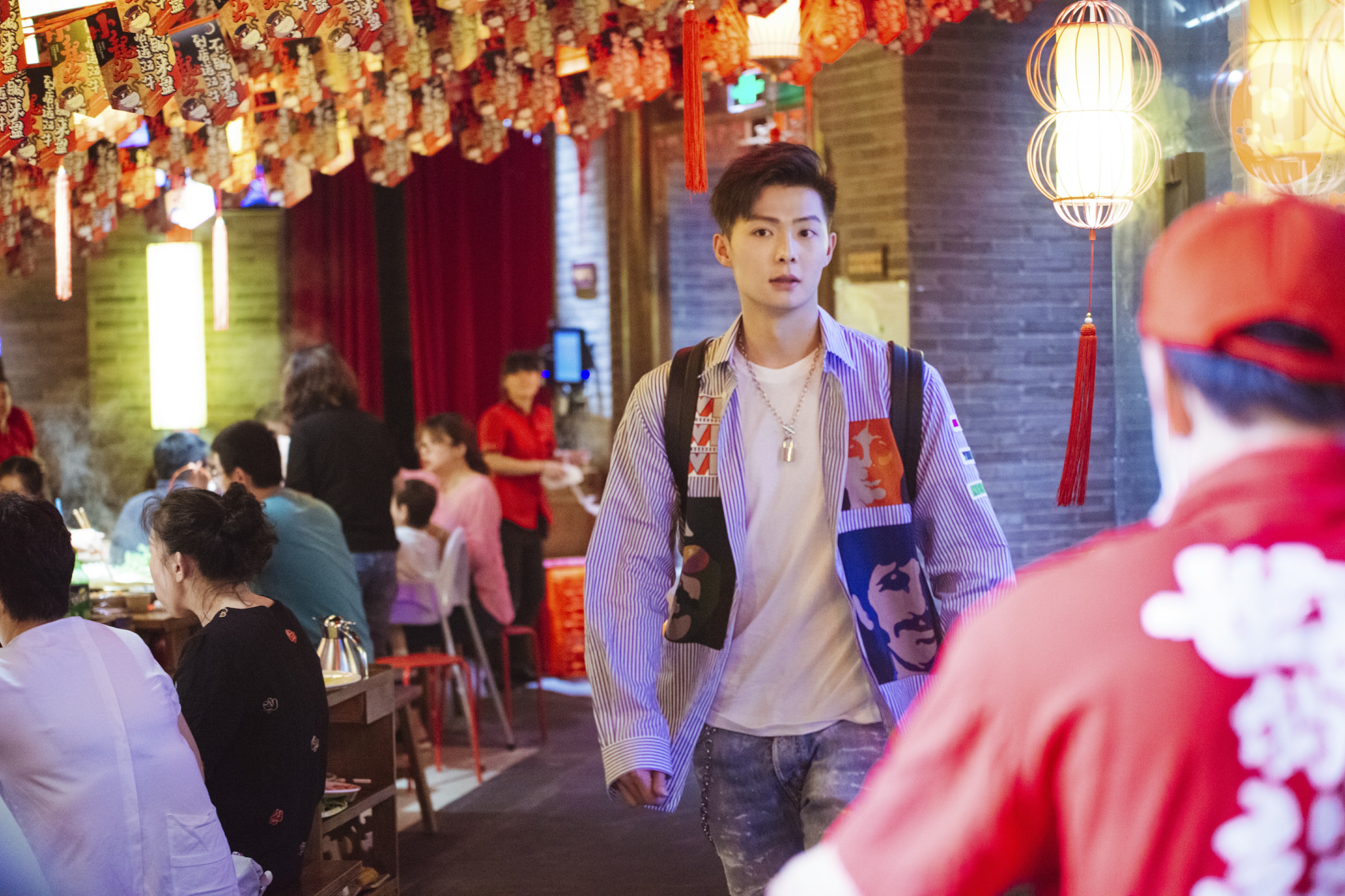 「凤凰网娱乐」《女儿2》张铭恩期待与女友合作 喊话徐璐爸爸：会好好保护她