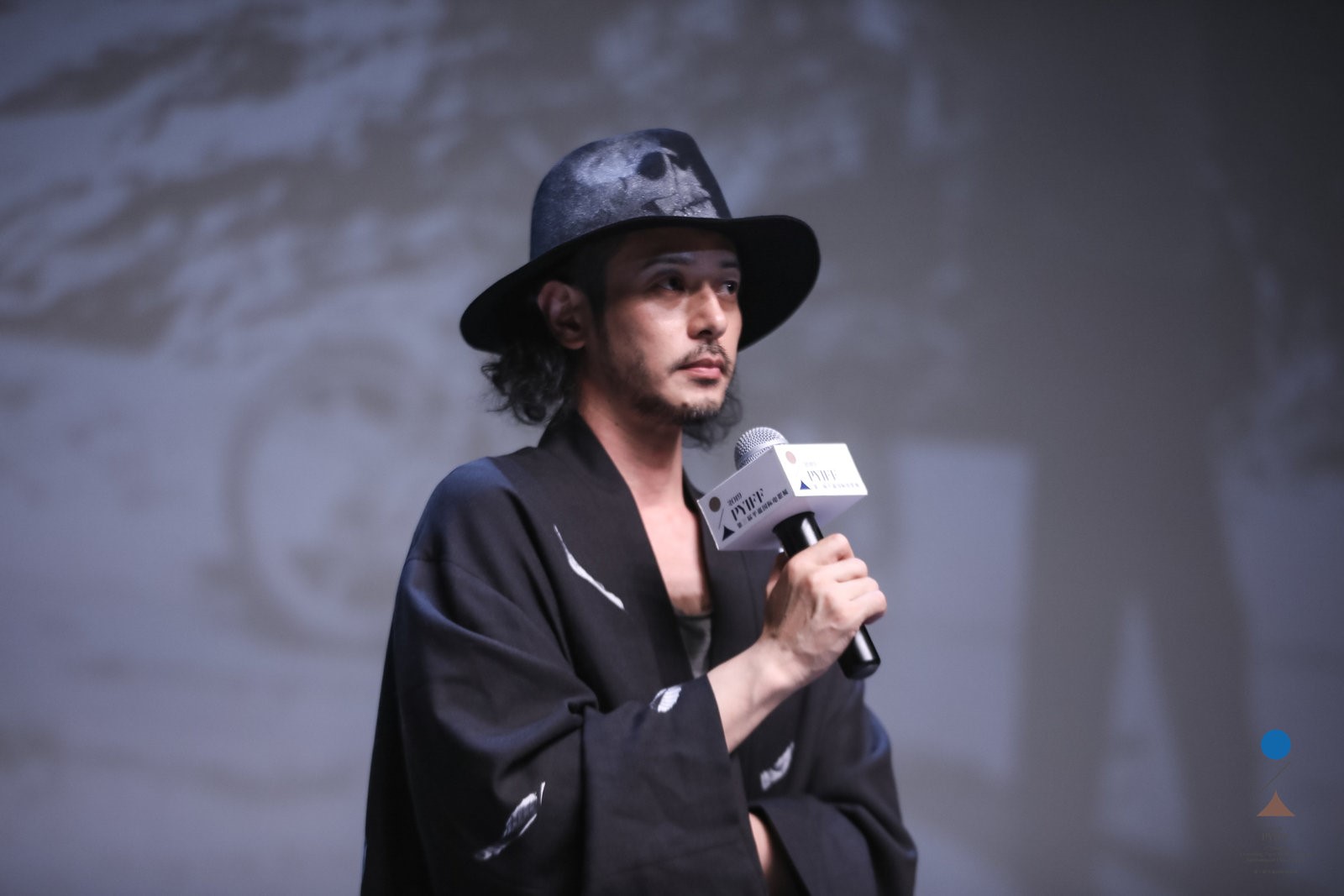 独家|平遥day5:小田切让澄清身体不佳传闻,拍电影不会迎合主流_凤凰网