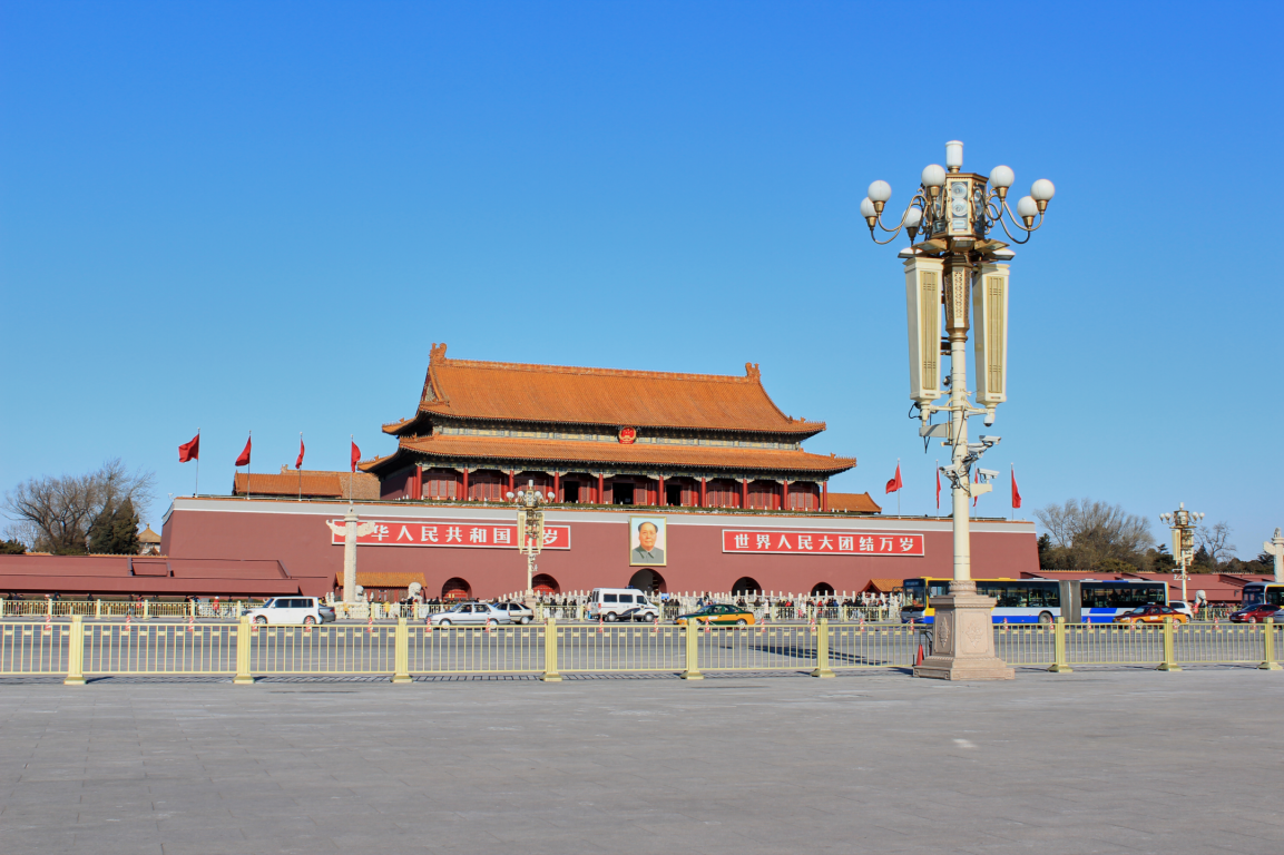 为祖国设计 天安门前110个华灯原来有这样的故事！_凤凰网