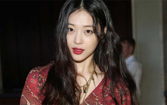 「娱情记事本」雪莉离世网络暴力引关注 7成韩网民赞成实行网络实名制