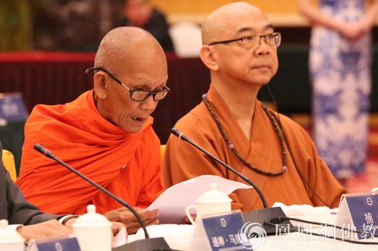 老挝中央佛教联谊会顾问捕永发言（图片来源：凤凰网佛教 摄影：李保华）