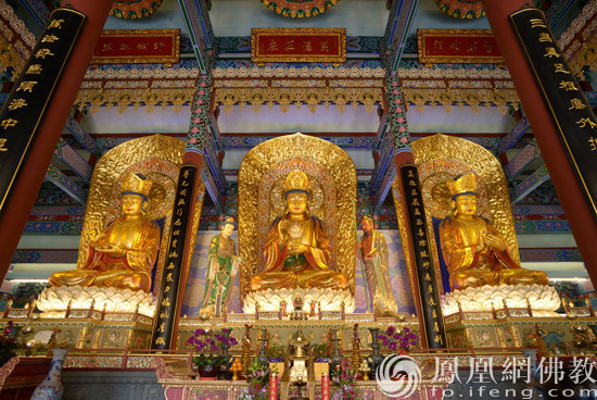 珠海普陀寺普光明殿佛菩萨像(图片来源:凤凰网佛教 摄影:珠海普陀寺)