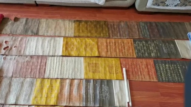 男子家中藏5道圣旨，记录祖先升迁历程