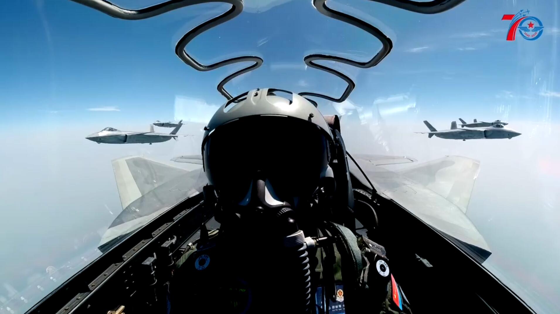 歼-20飞行员陈浏:"作为一名从蓝天娃成长起来的歼-20飞行员,我一直