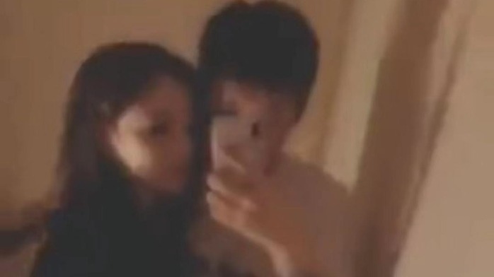 公开恋情？！李小璐PGOne同框视频曝光！房间内亲密搂抱