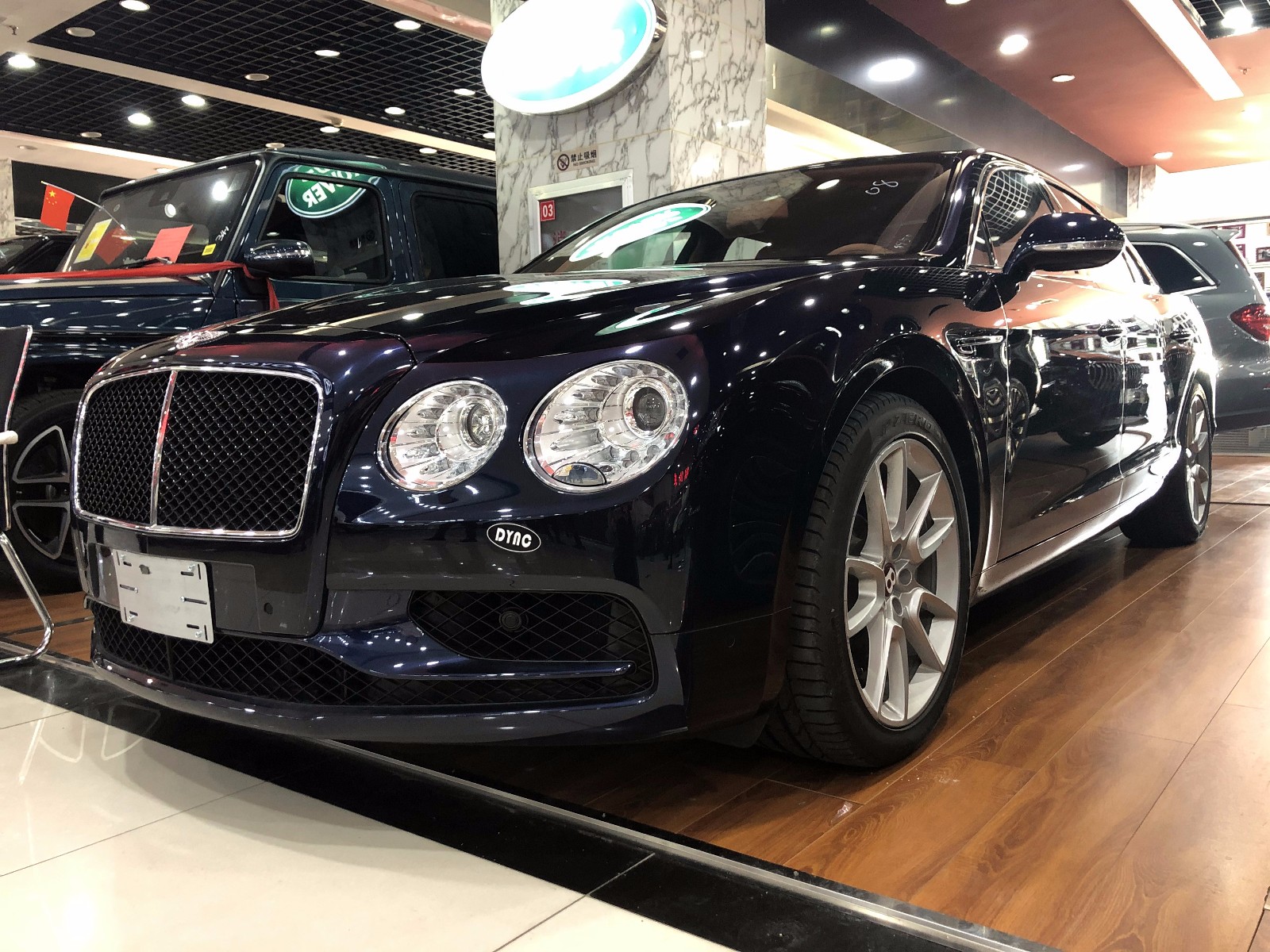 2019款宾利飞驰v8s现车爆惠 促降售全国