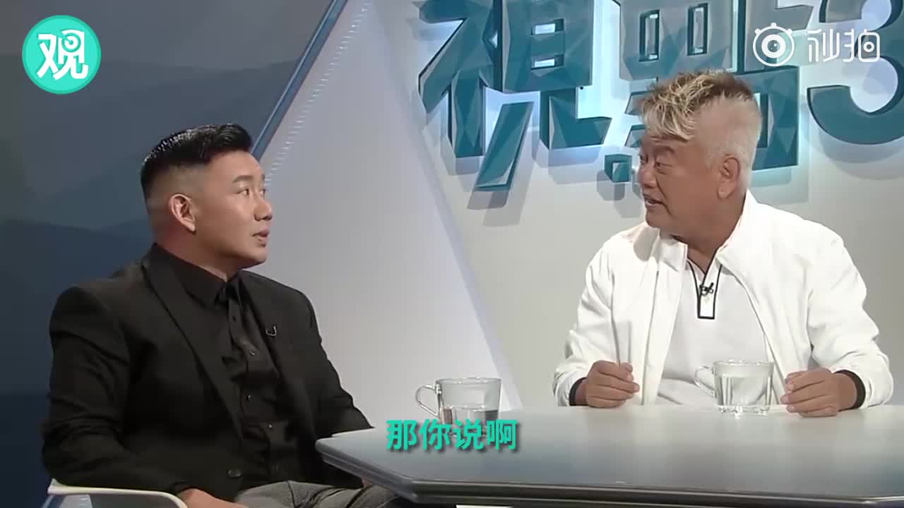 香港艺人陈百祥以理撑警杜汶泽面对质问哑口无言