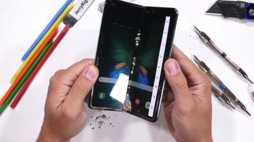 Galaxy Fold折叠屏手机未正式发售就被发现存在问题