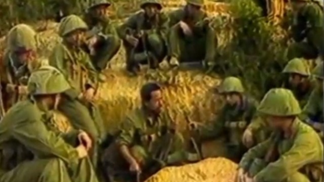 老兵现场讲述1985年的中越战争形势 现场视频