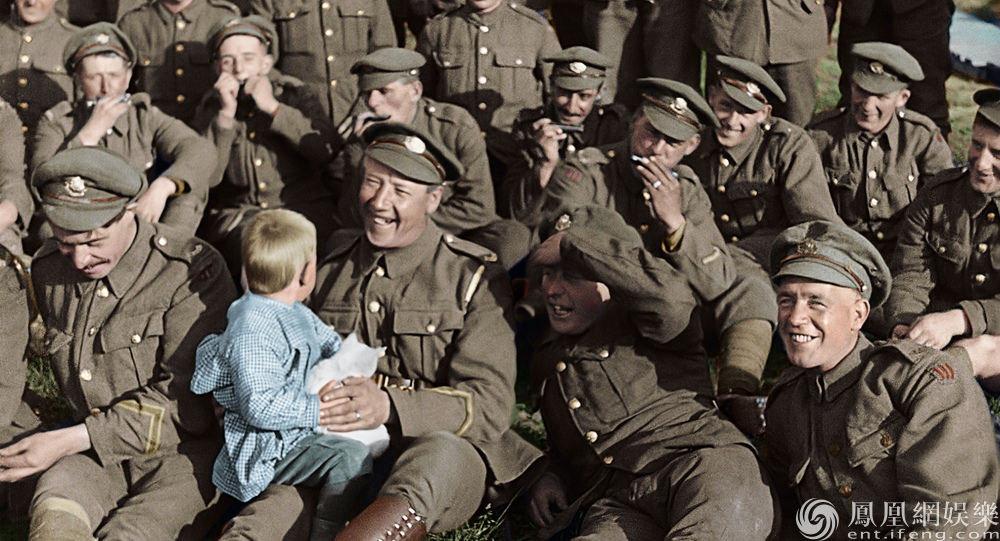 「凤凰网娱乐」《他们已不再变老》曝新片段 口碑爆棚全国热映