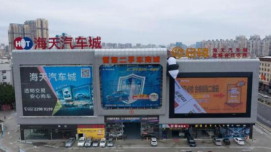 「纯洁的微笑」只因自拍瞳孔倒影暴露住址？ 一张照片就把女idol出卖了