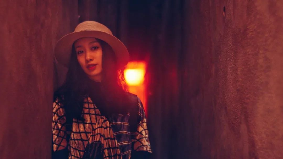 「GirlDaily」周迅徐静蕾都搞不定的“渣男”，21岁的她凭什么两个月就能闪婚降服？