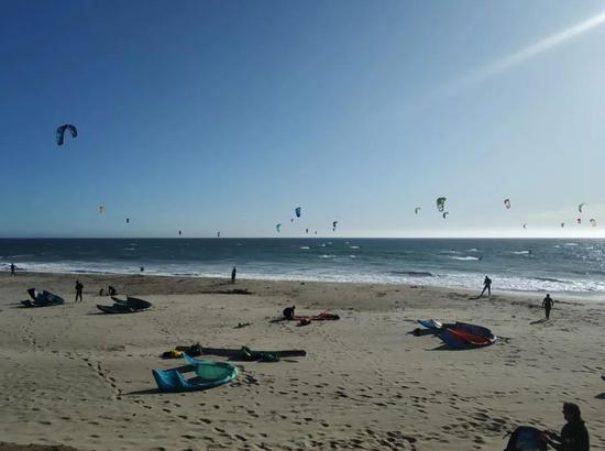 「纯洁的微笑」只因自拍瞳孔倒影暴露住址？ 一张照片就把女idol出卖了