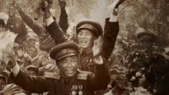 志愿军乘车回国 朝鲜人民夹道欢送