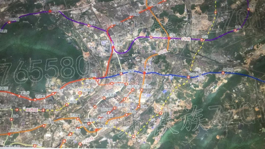 加快启动地铁12号线建设,进一步优化调整麒麟科技城内线路走向,规划