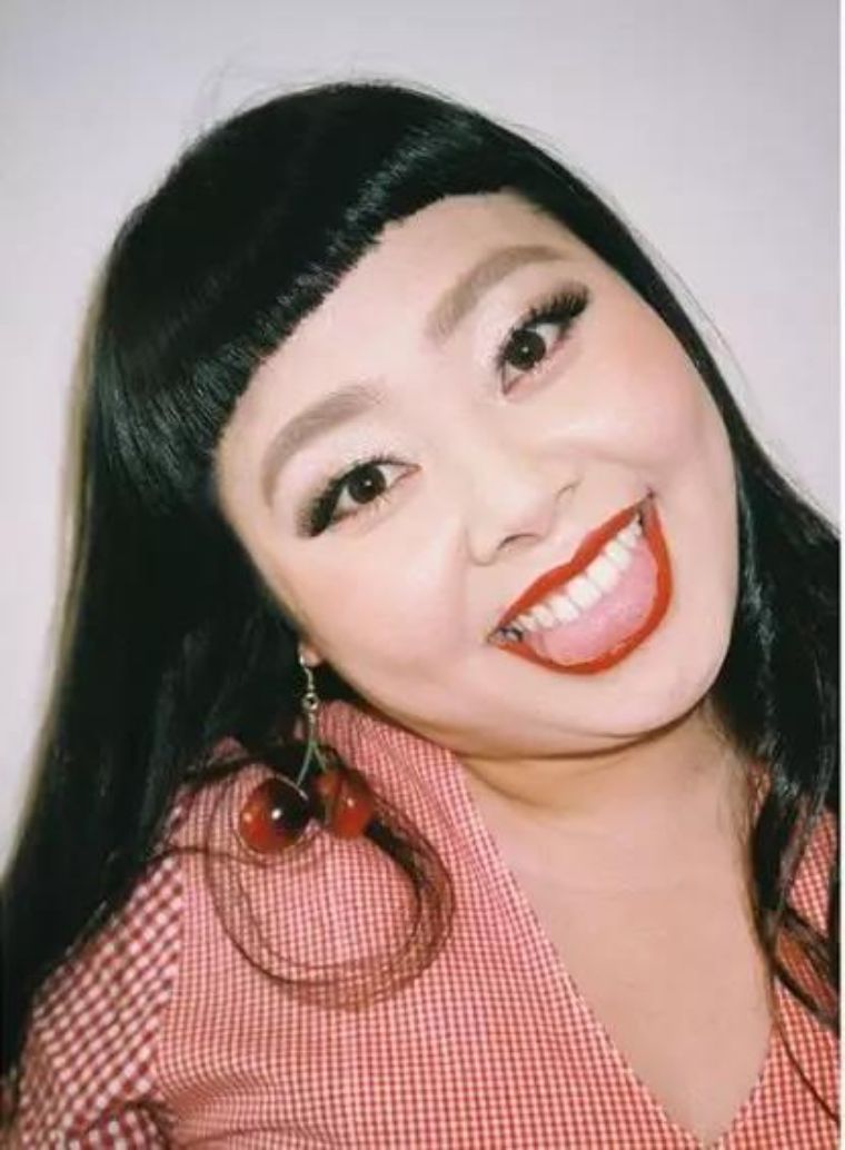 大饼脸200斤也能出美人经历过群嘲的她们更有资格定义美