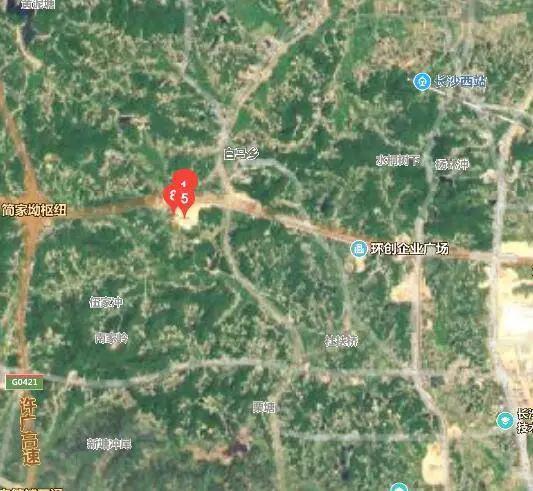 「纯洁的微笑」只因自拍瞳孔倒影暴露住址？ 一张照片就把女idol出卖了