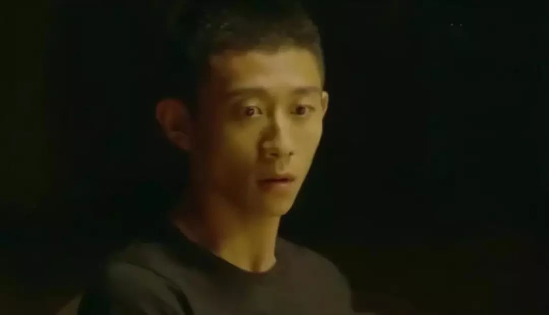 [娱乐新青年]“分裂少年”张一山：三场床戏后，一夜成年