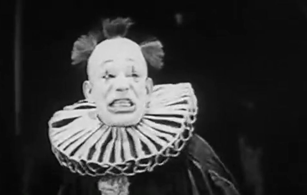 [十点电影]看他一眼就脊背发凉，果然是千万人的「童年噩梦」！